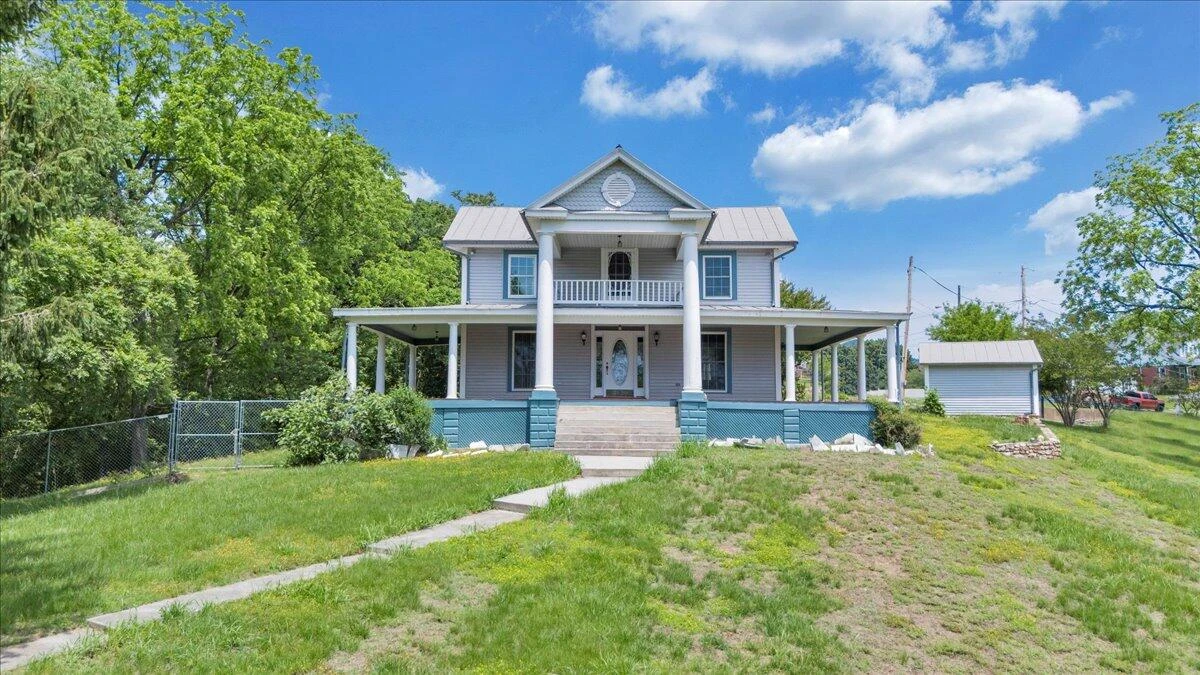 225 Maple ST - Photo 87