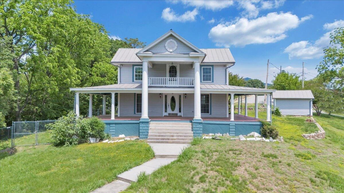 225 Maple ST - Photo 88