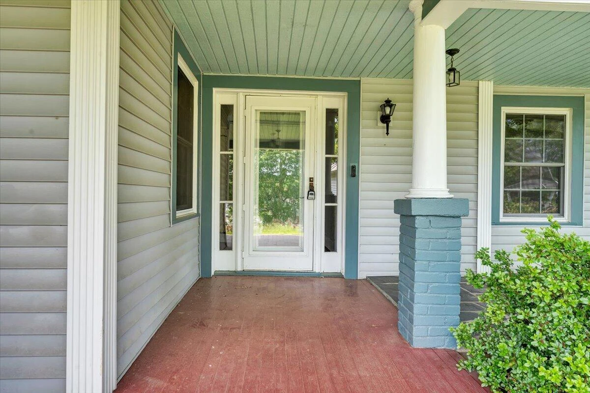 225 Maple ST - Photo 9