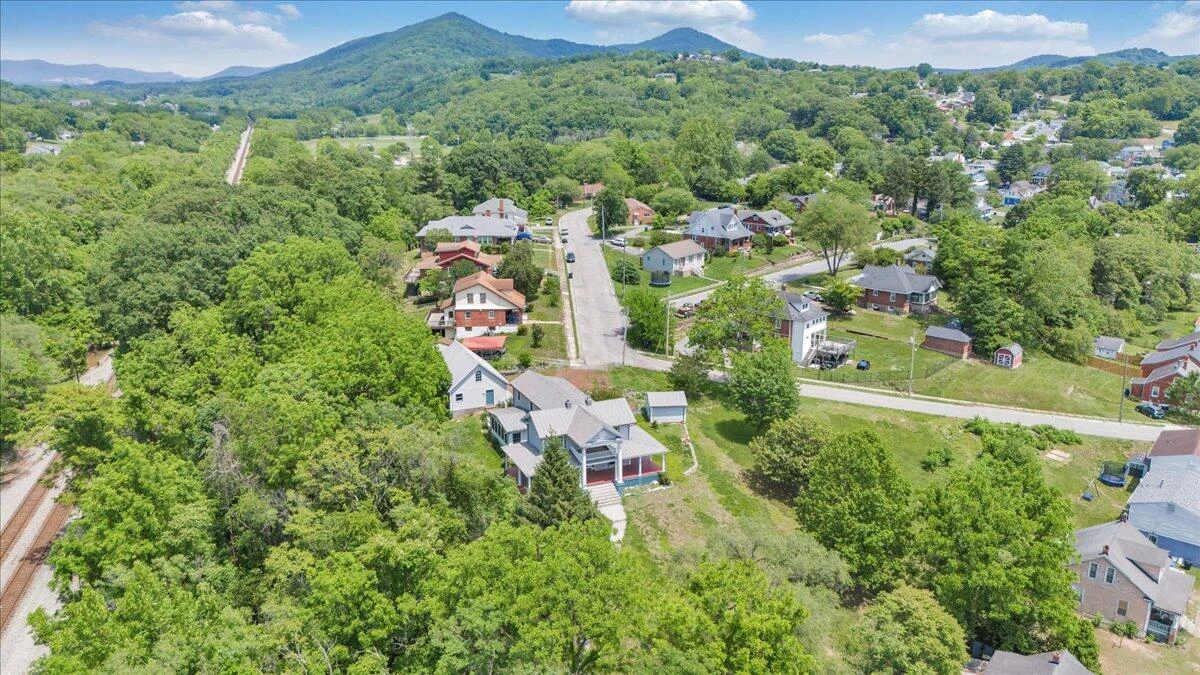 225 Maple ST - Photo 93