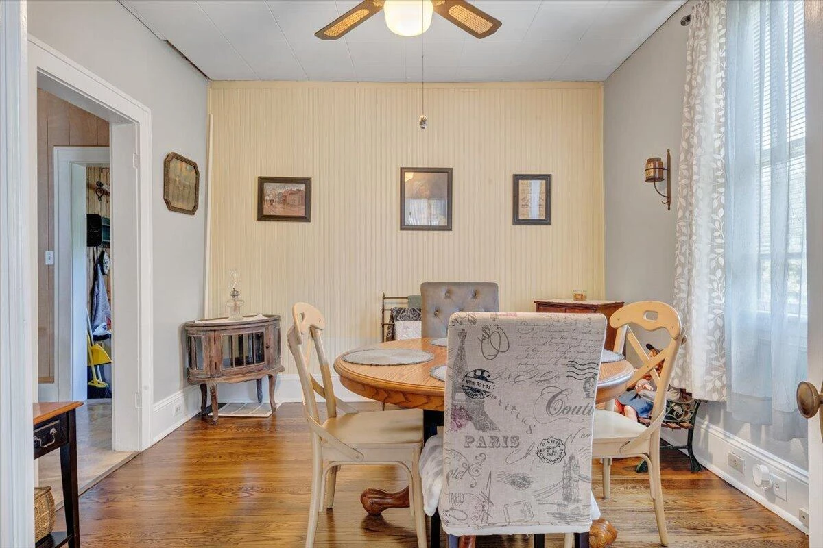 702 Arbutus AVE - Photo 11