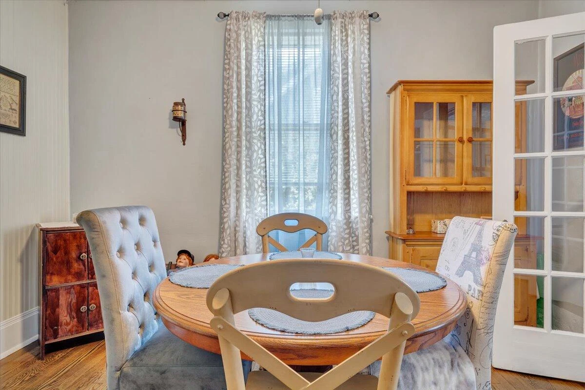 702 Arbutus AVE - Photo 12