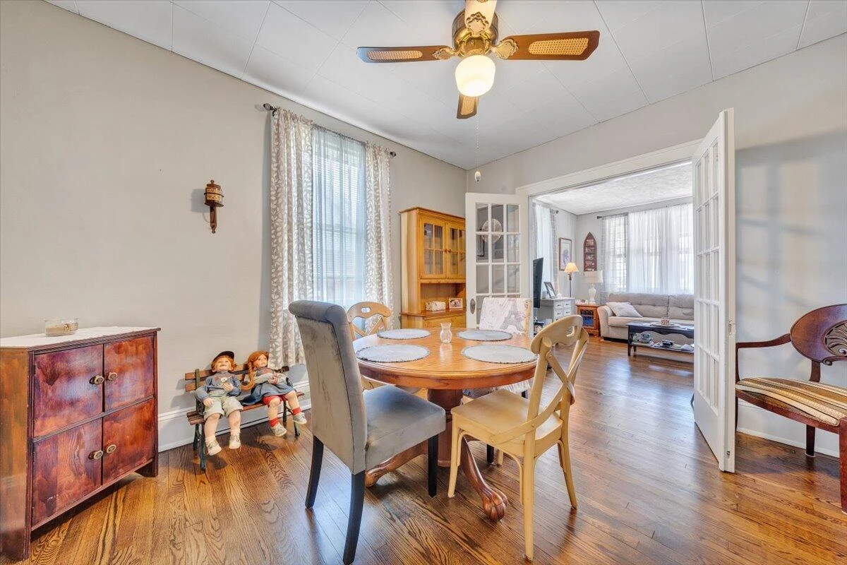 702 Arbutus AVE - Photo 13