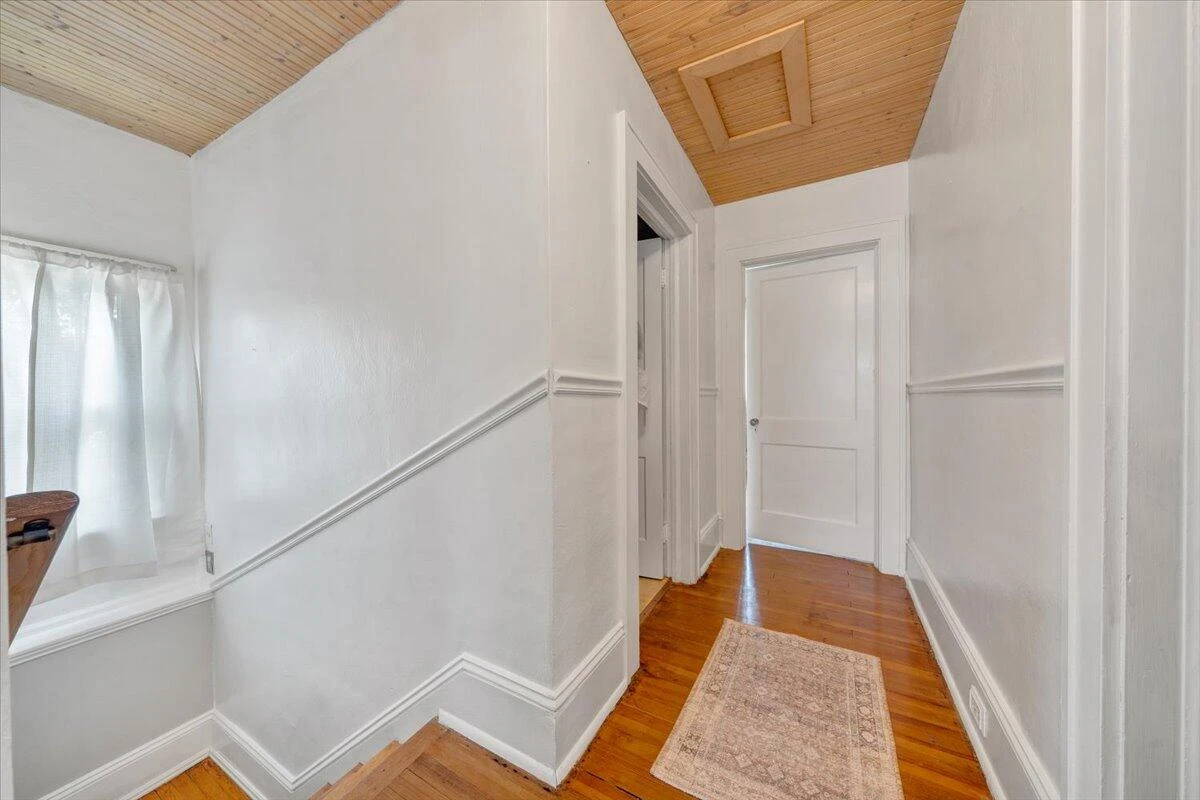 702 Arbutus AVE - Photo 21