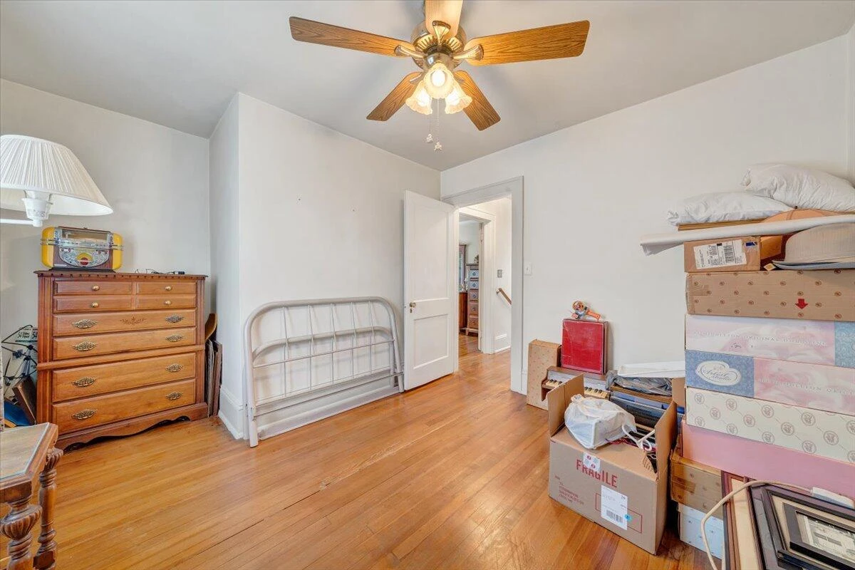 702 Arbutus AVE - Photo 26