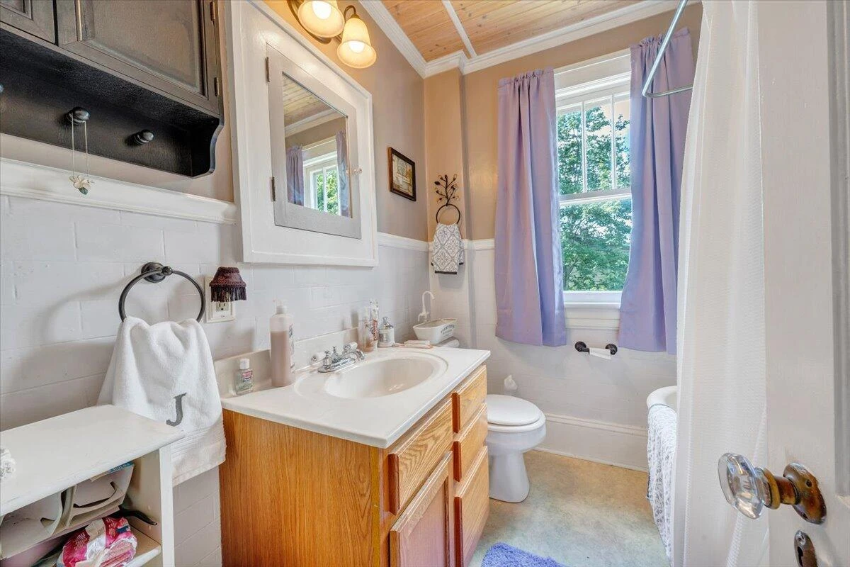 702 Arbutus AVE - Photo 27