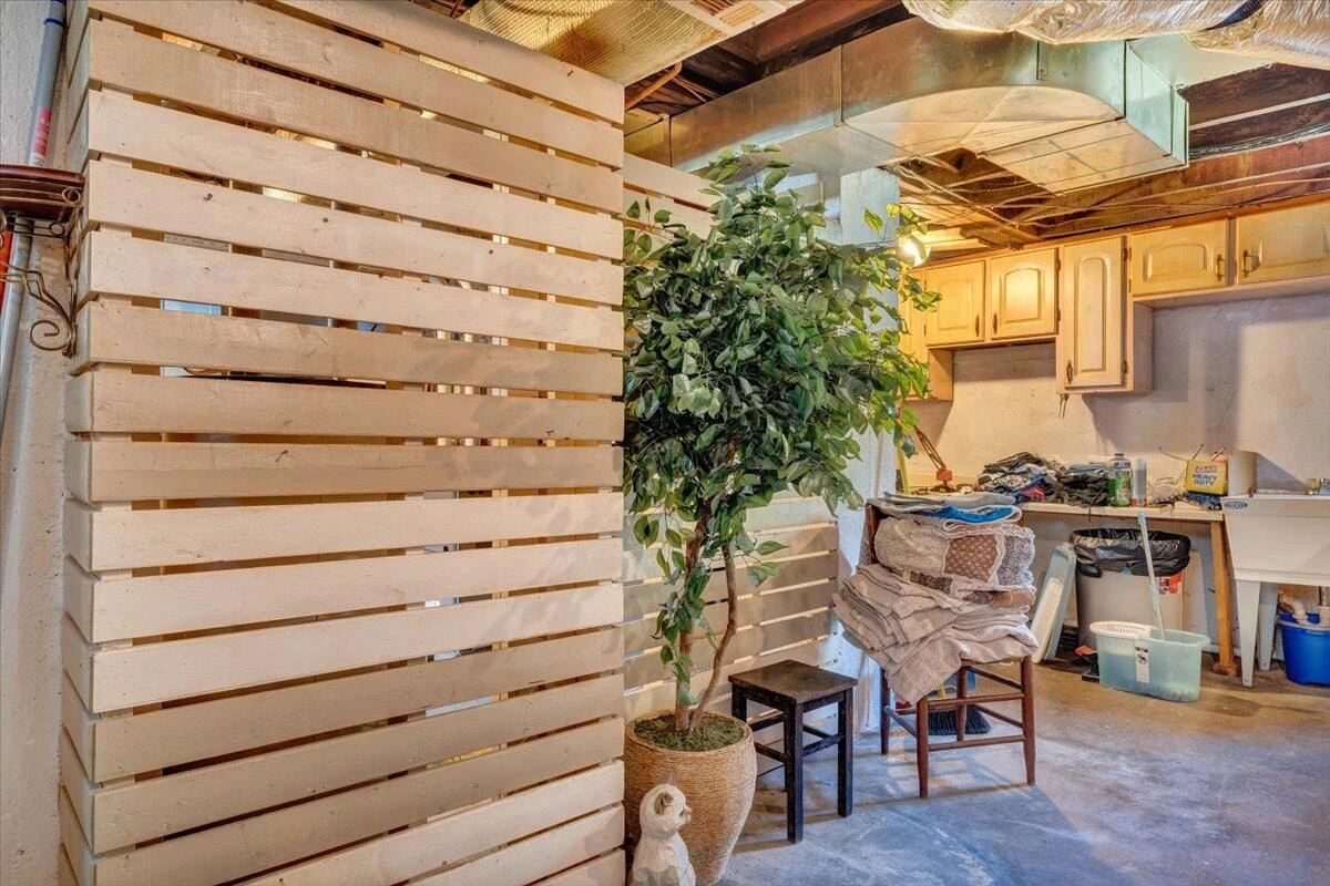 702 Arbutus AVE - Photo 29