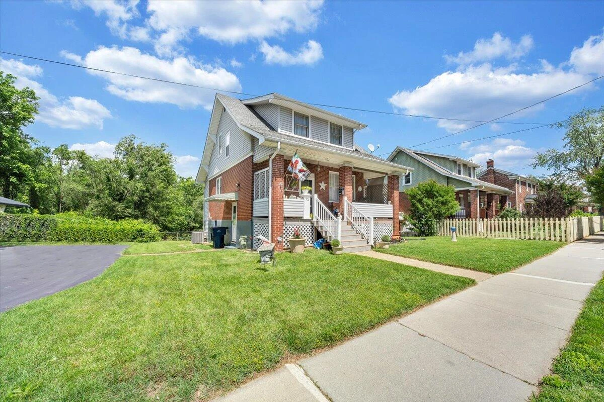 702 Arbutus AVE - Photo 31