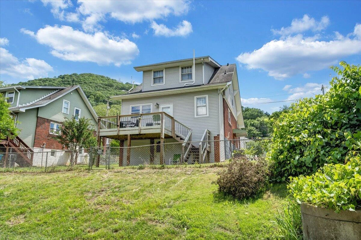 702 Arbutus AVE - Photo 40