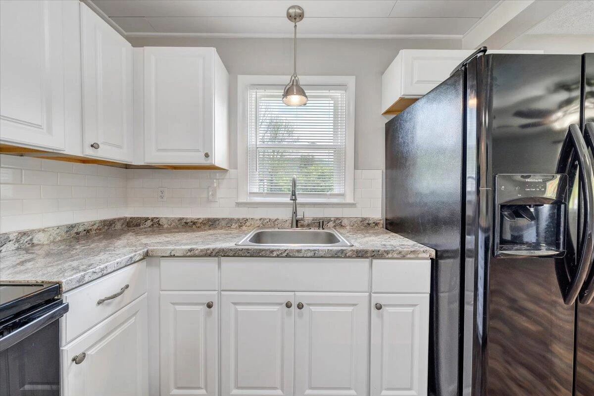 1006 10th ST - Photo 10