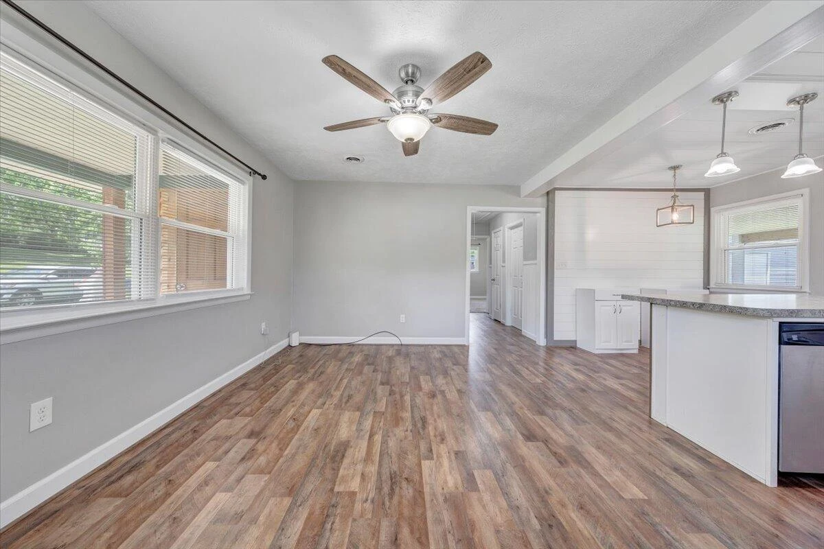 1006 10th ST - Photo 12