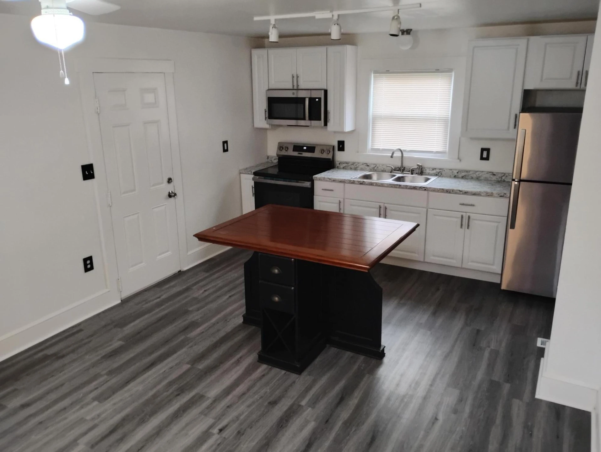 1414 Westside BLVD - Photo 14