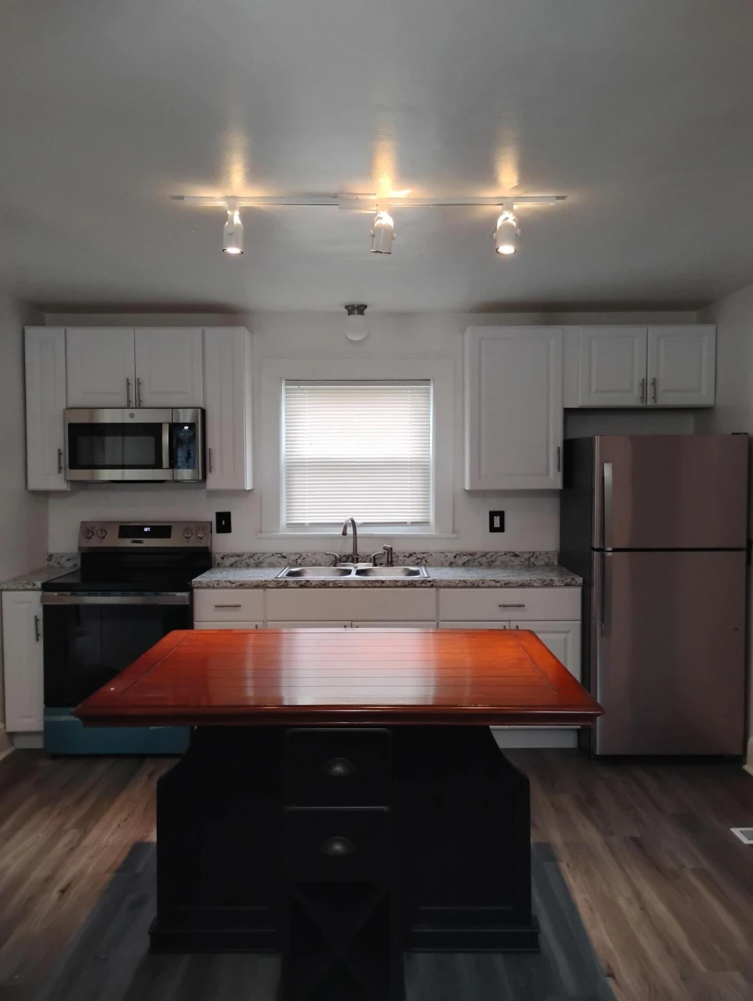 1414 Westside BLVD - Photo 16
