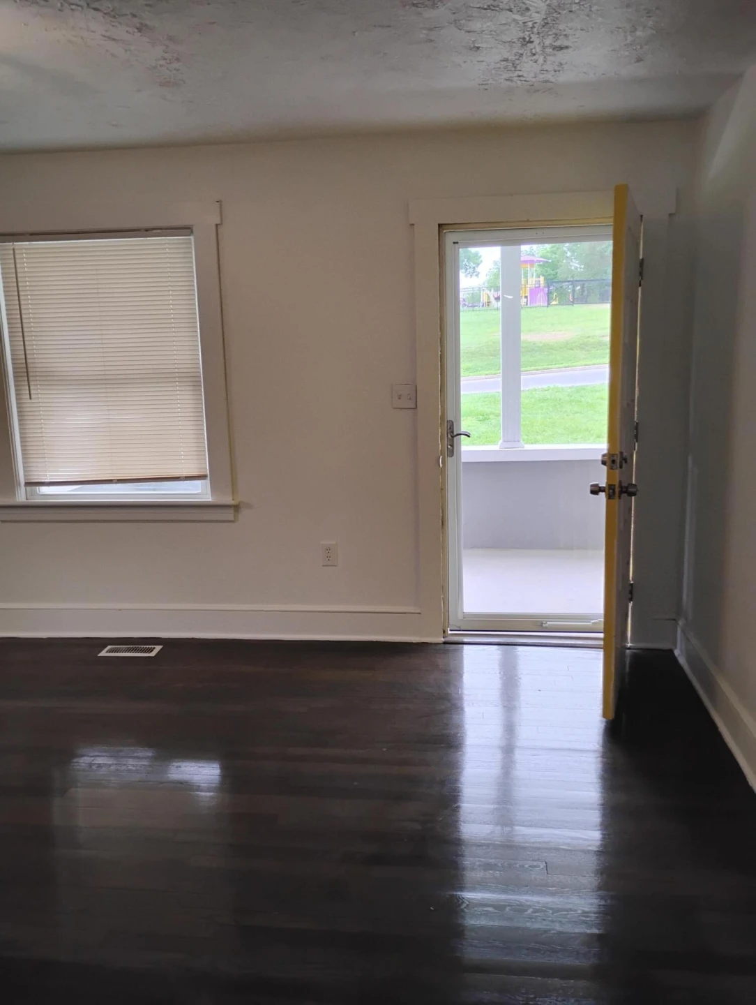 1414 Westside BLVD - Photo 9