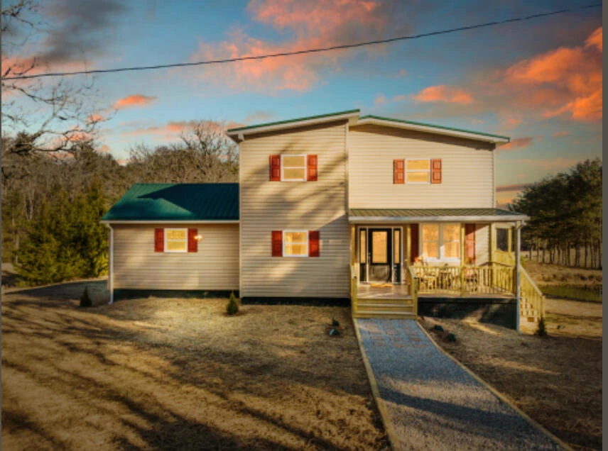 1101 Scratch Gravel RD
