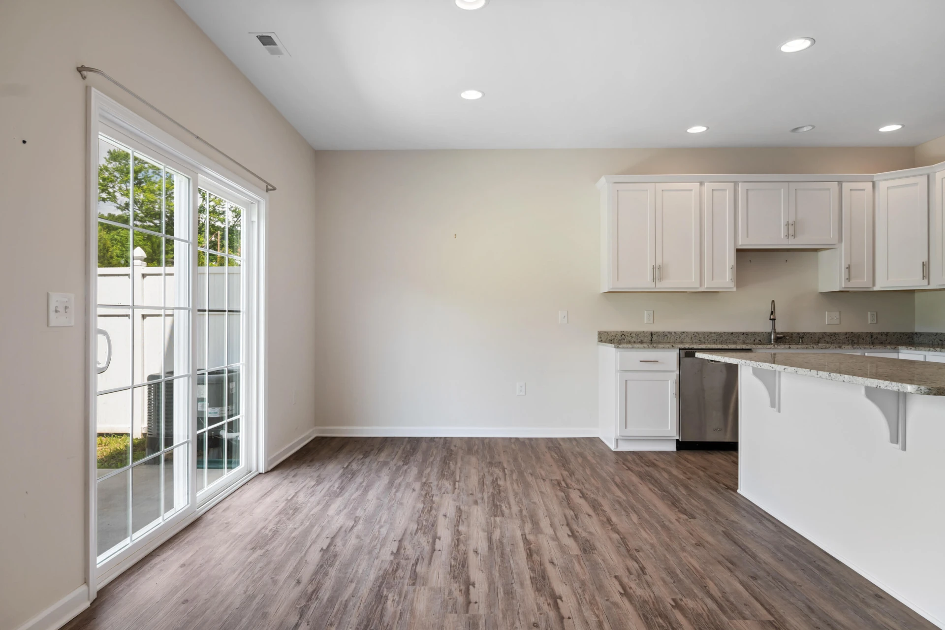 235 Louise LN - Photo 10