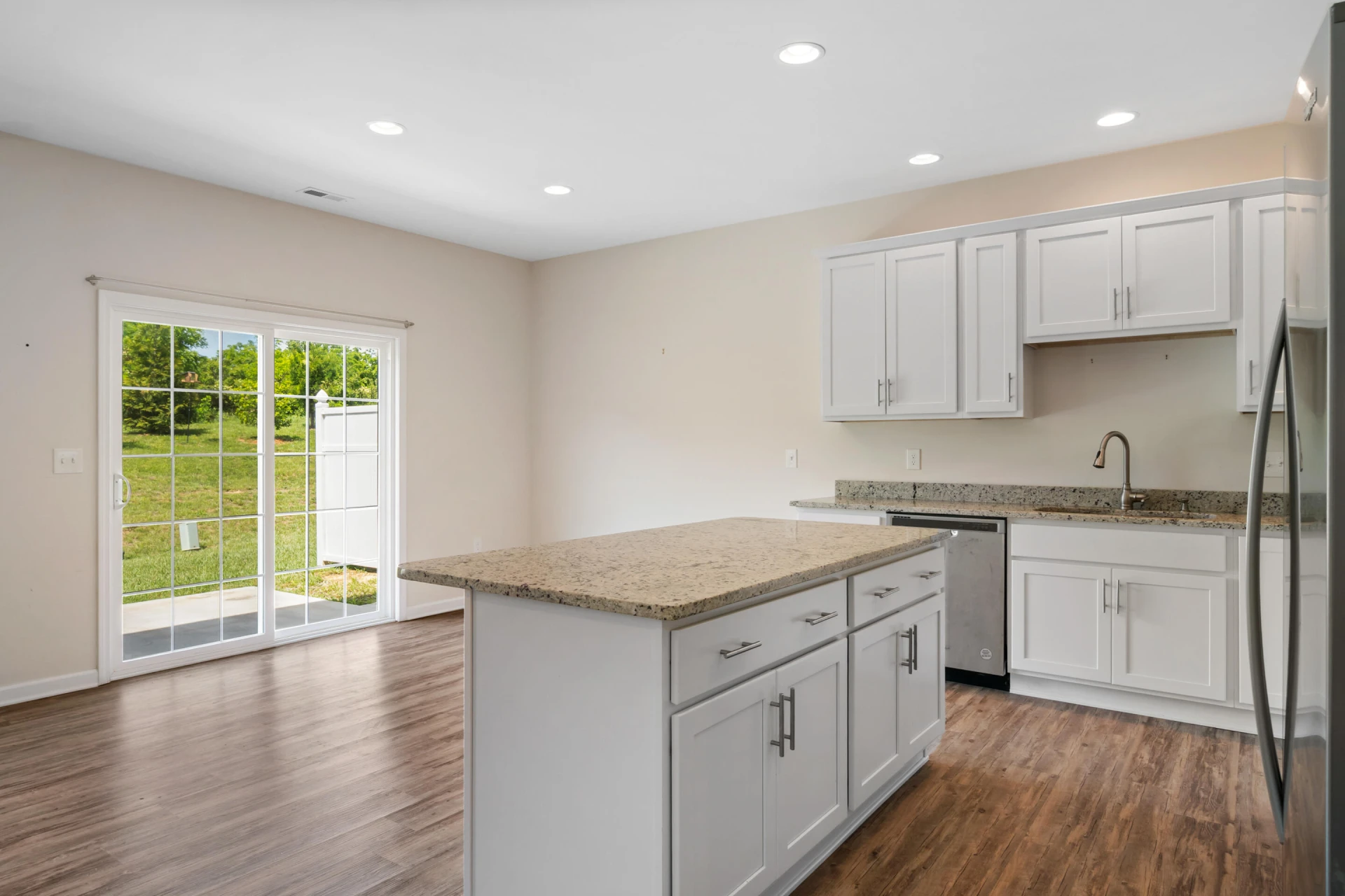 235 Louise LN - Photo 14
