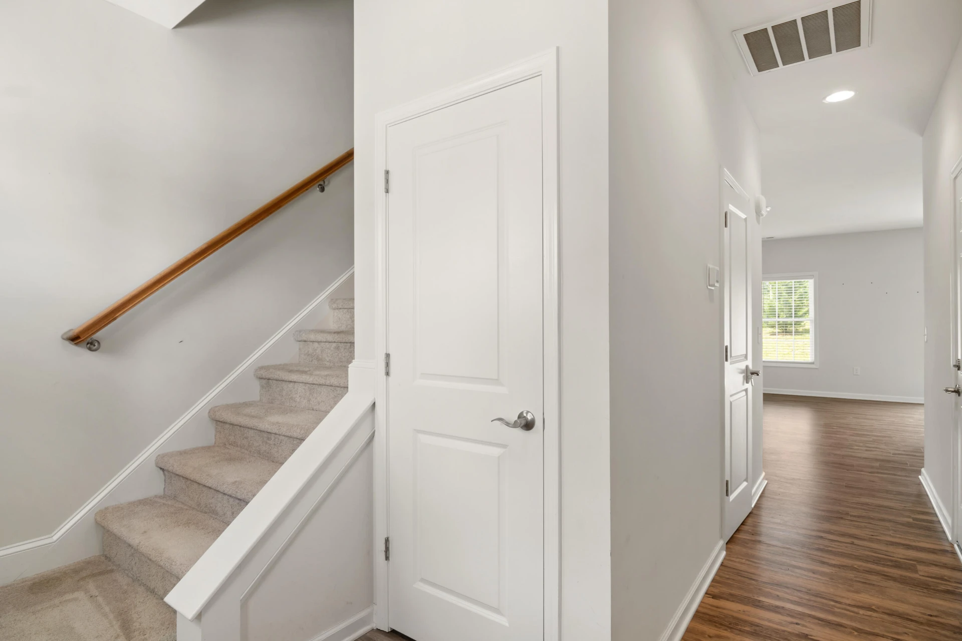 235 Louise LN - Photo 5
