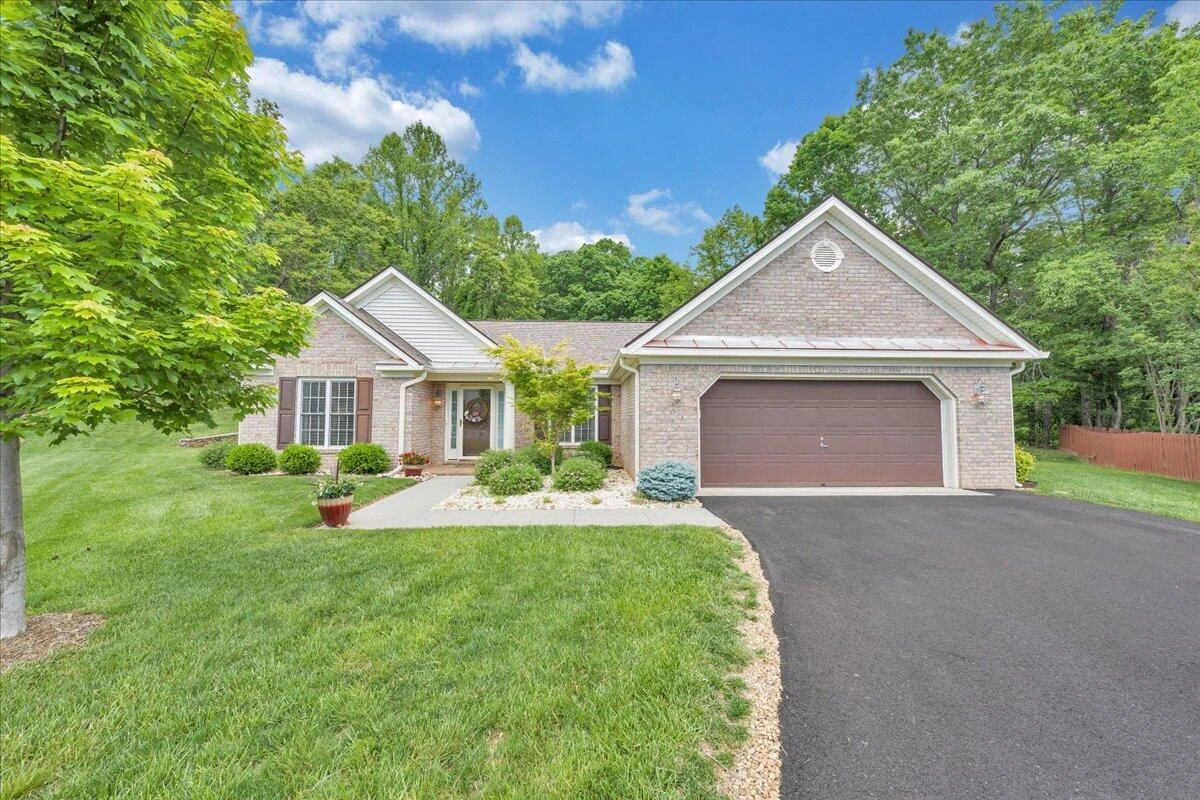 6560 Monet DR