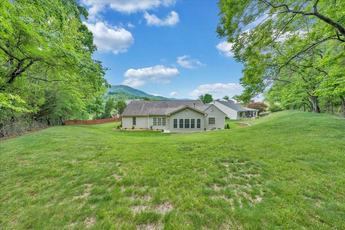 6560 Monet DR - Photo 43