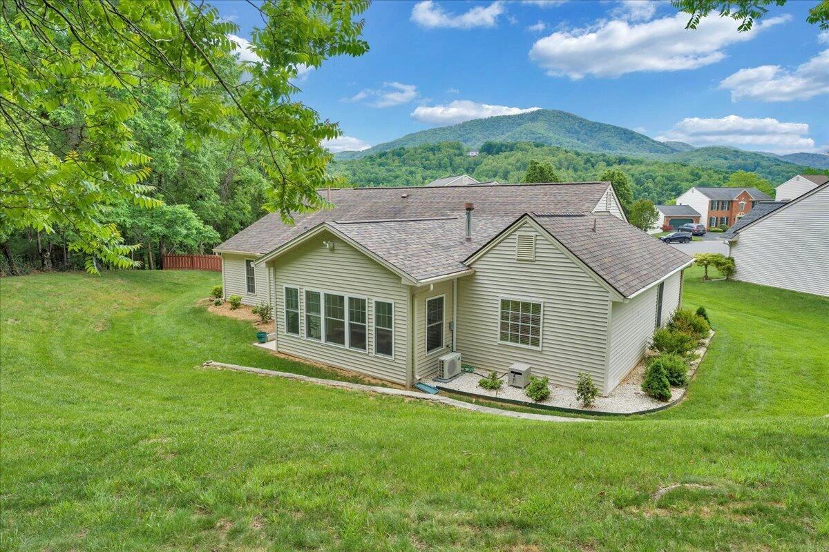 6560 Monet DR - Photo 44