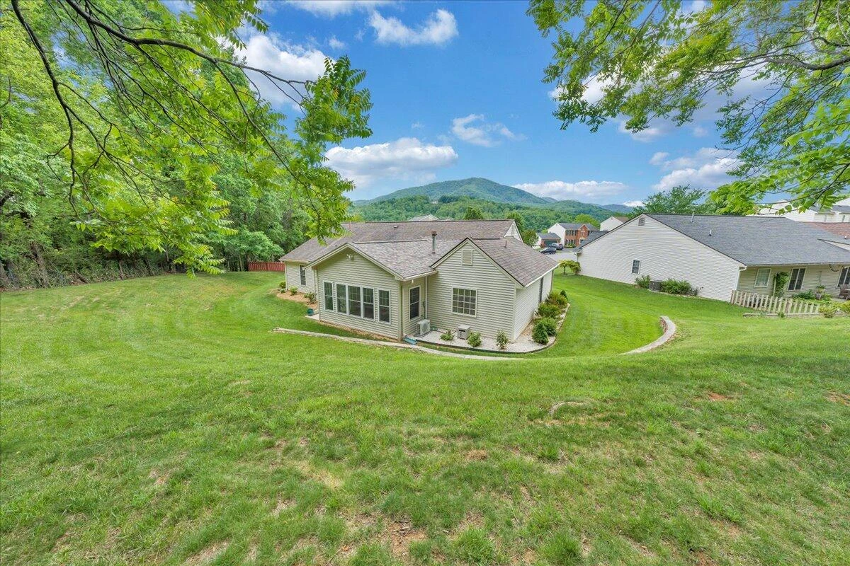 6560 Monet DR - Photo 45