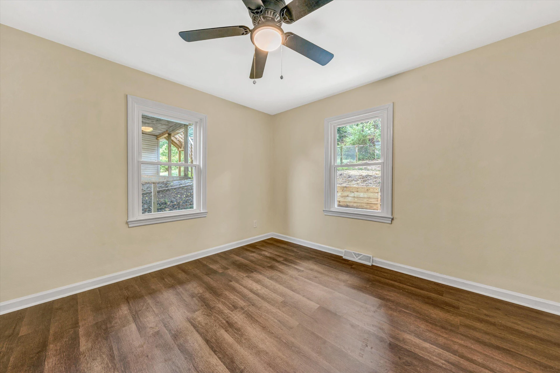 1129 Kerns AVE - Photo 13
