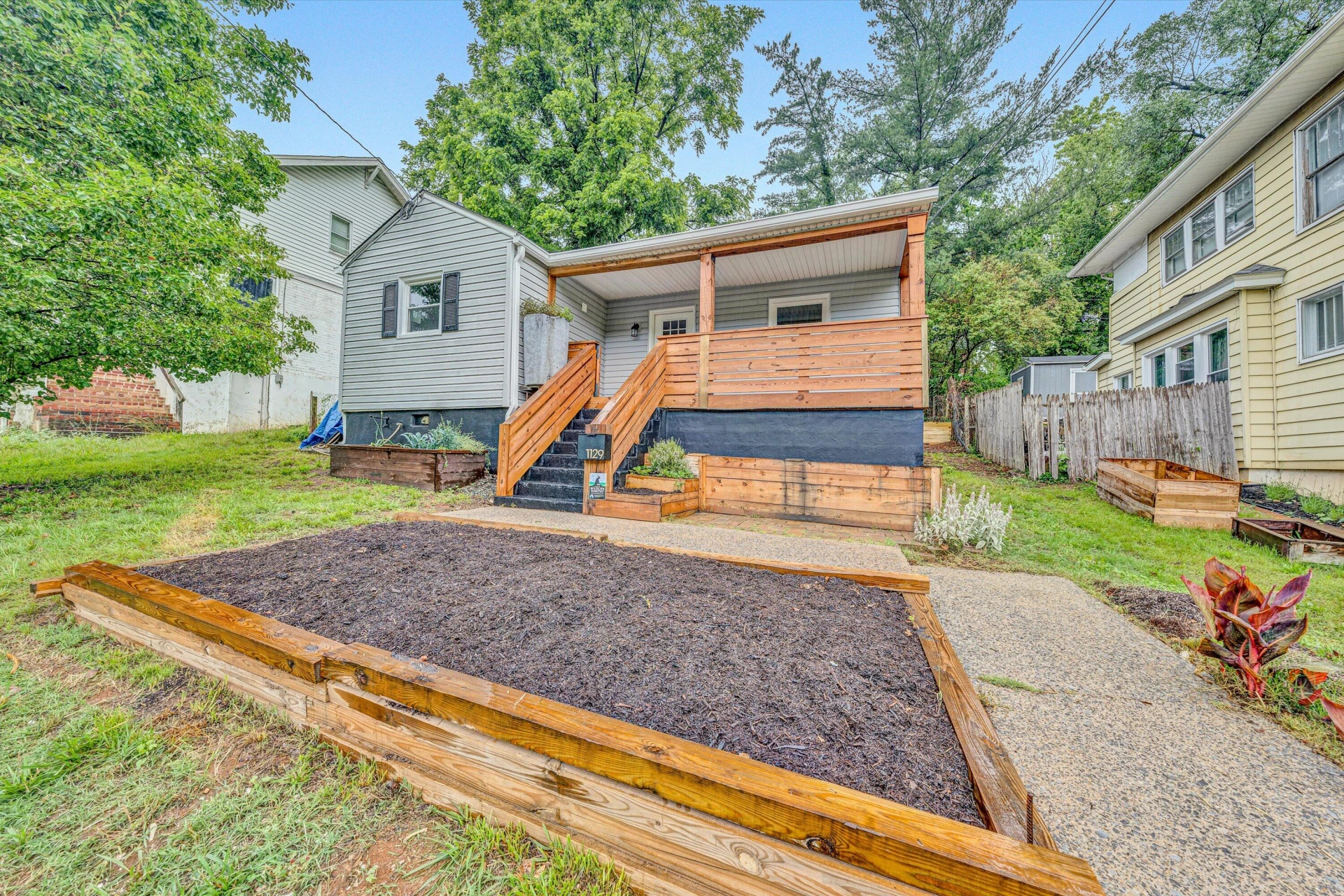 1129 Kerns AVE - Photo 3