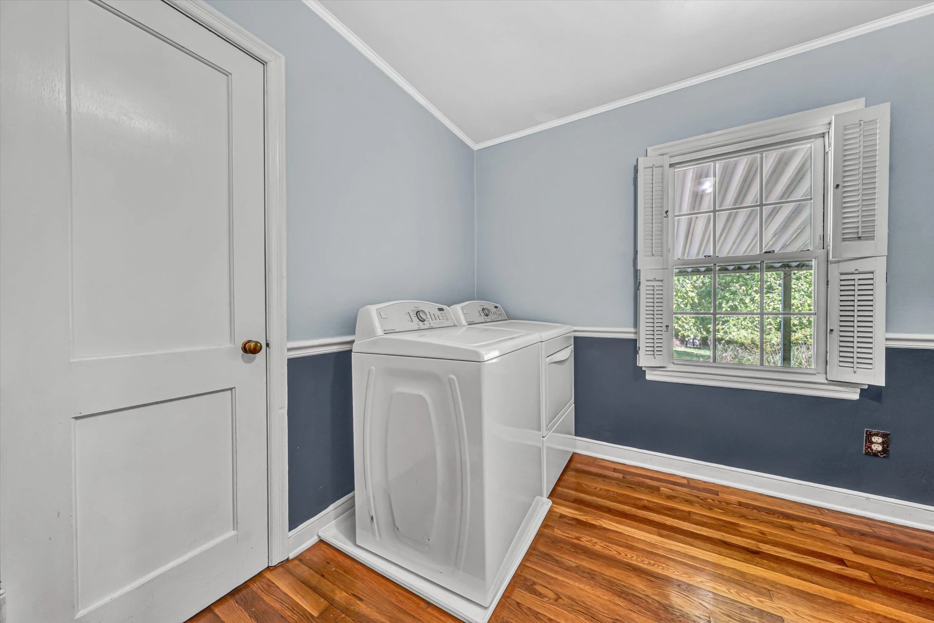 2327 Peach ST - Photo 16