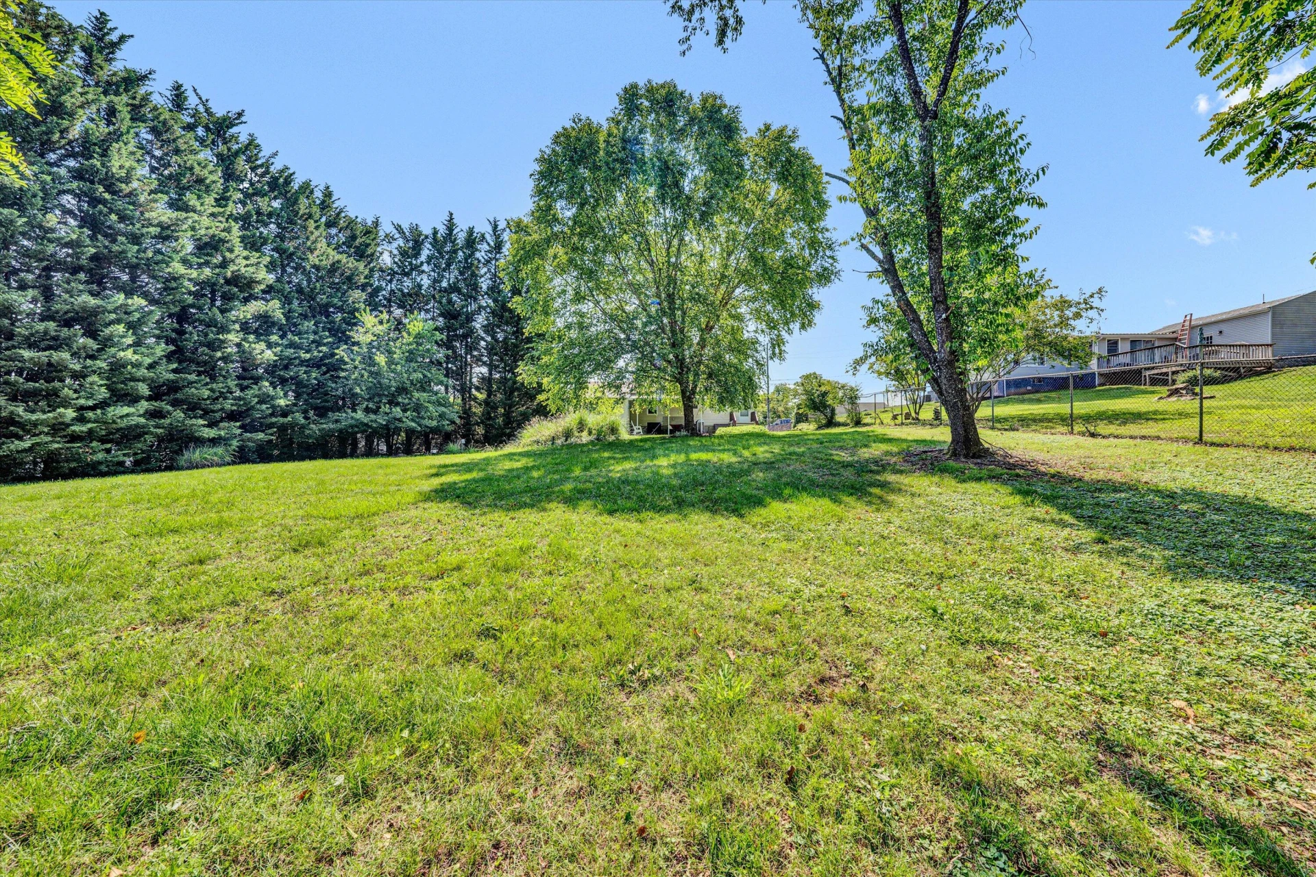 2327 Peach ST - Photo 18