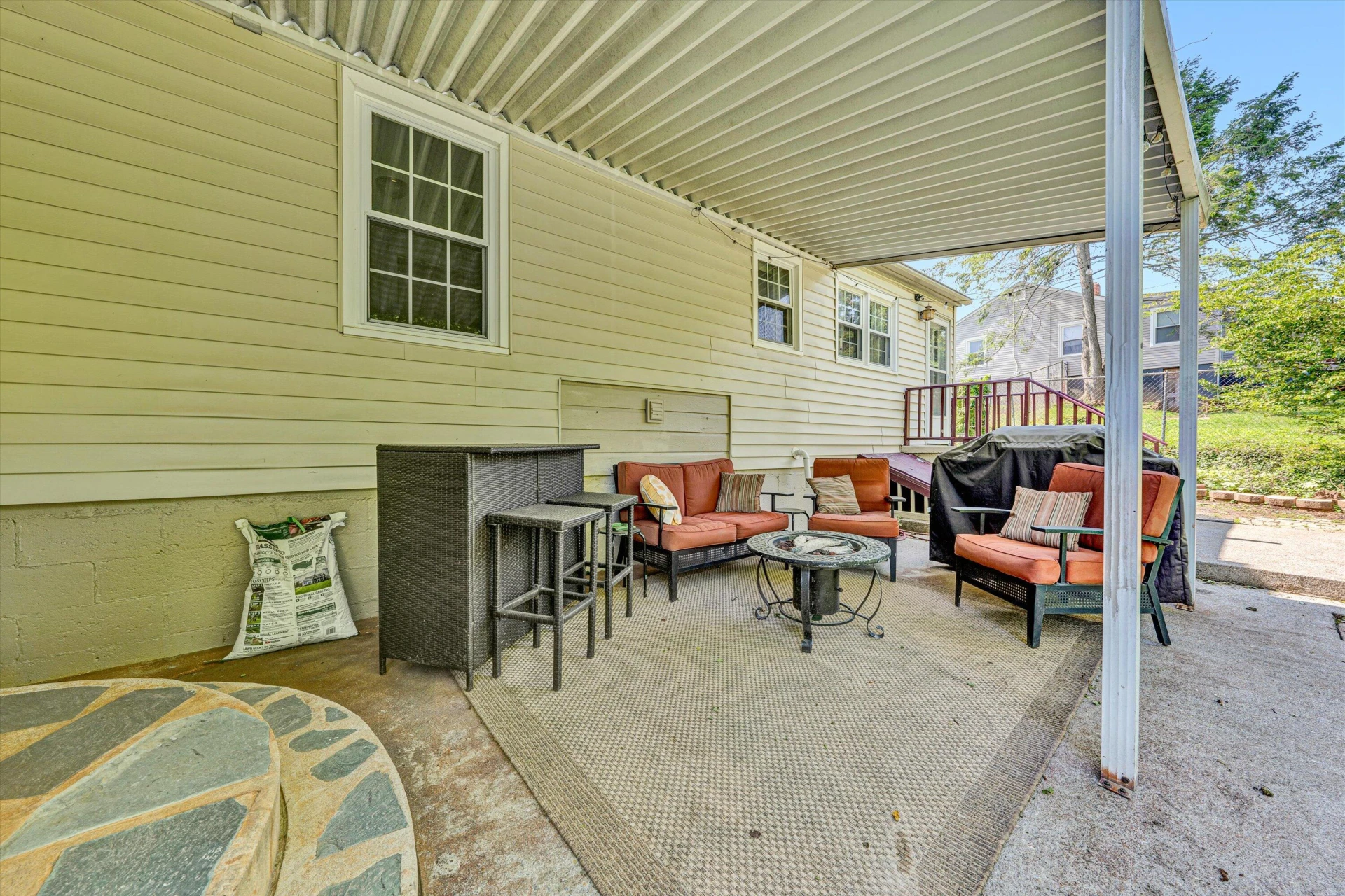 2327 Peach ST - Photo 22