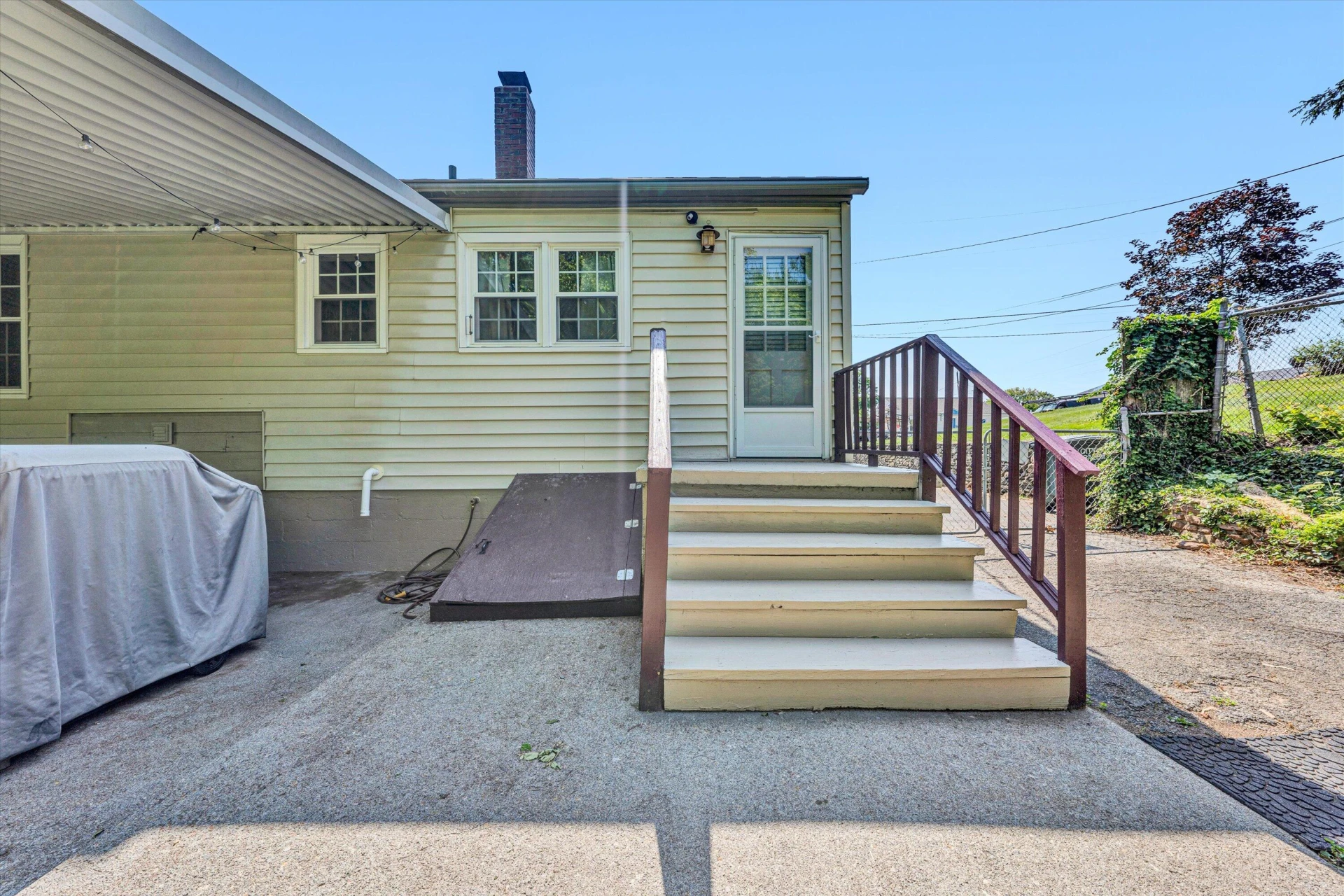 2327 Peach ST - Photo 24