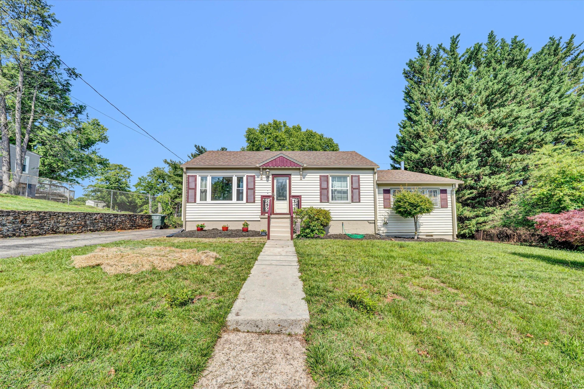 2327 Peach ST - Photo 28