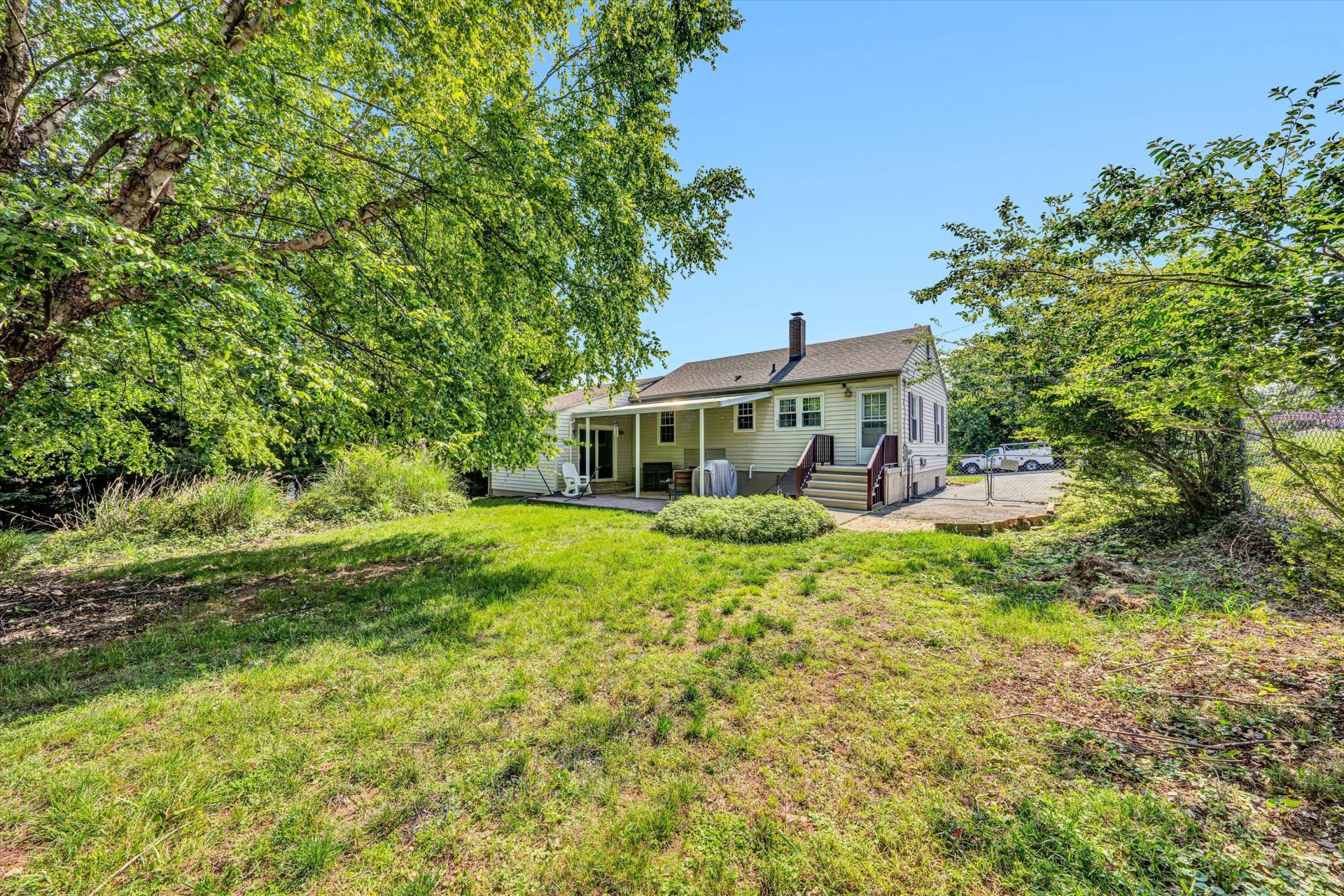 2327 Peach ST - Photo 29
