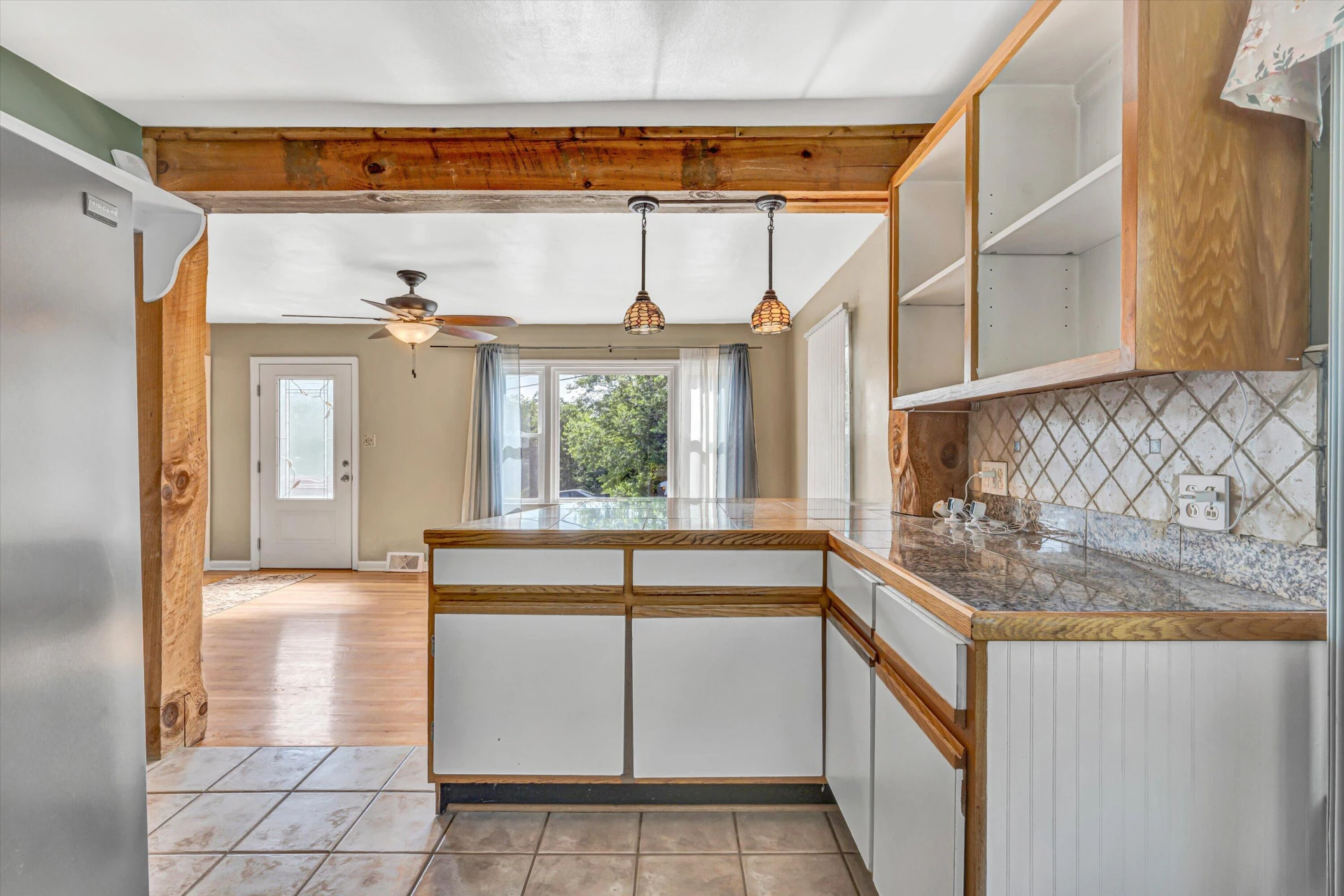 2327 Peach ST - Photo 7