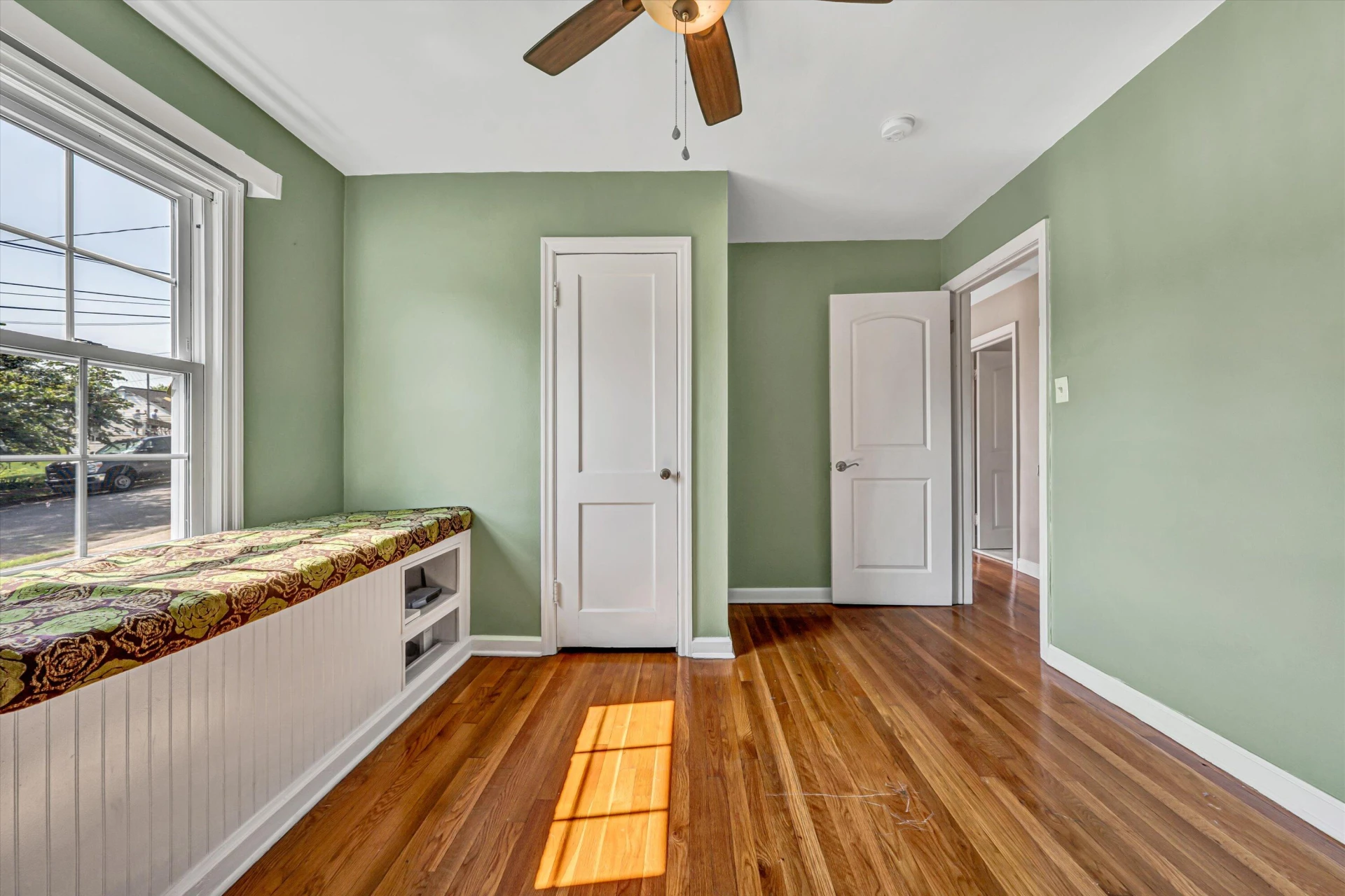 2327 Peach ST - Photo 8