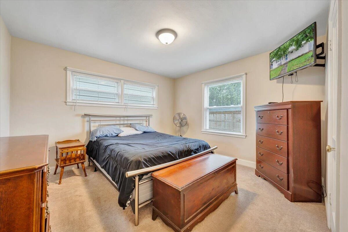 3023 Birchlawn AVE - Photo 14
