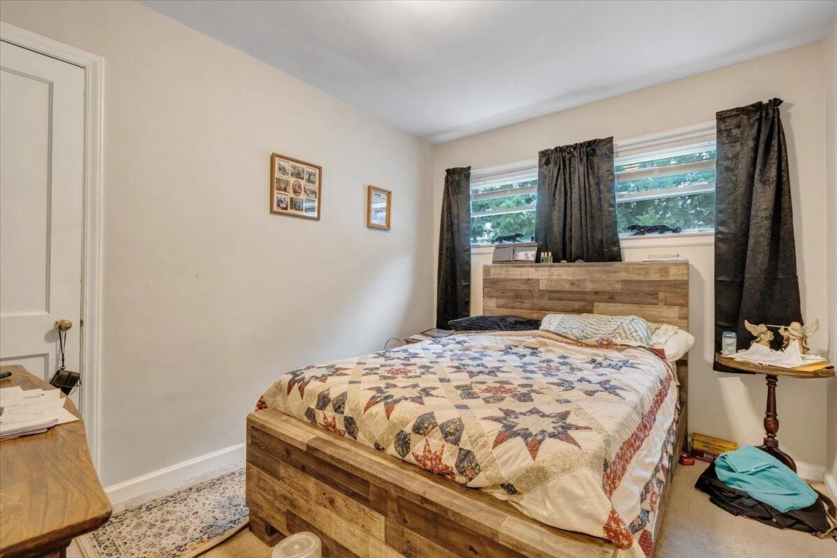 3023 Birchlawn AVE - Photo 15