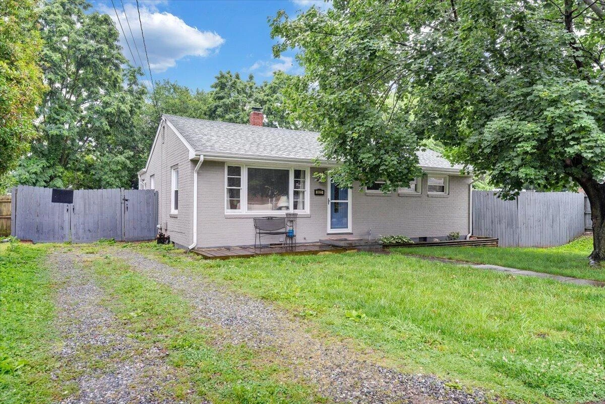 3023 Birchlawn AVE - Photo 24
