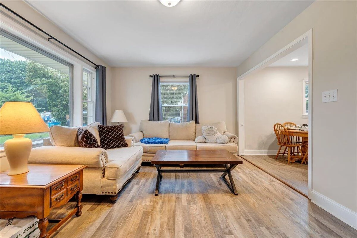 3023 Birchlawn AVE - Photo 4