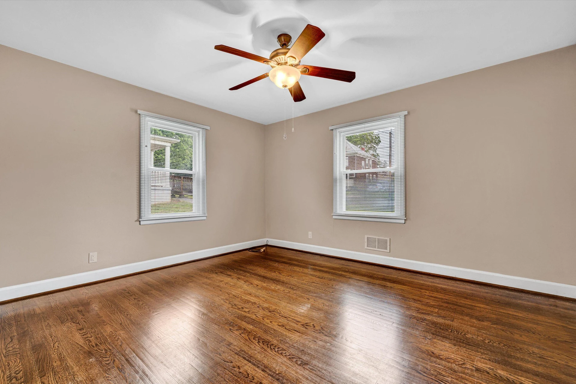 130 Augusta AVE - Photo 13