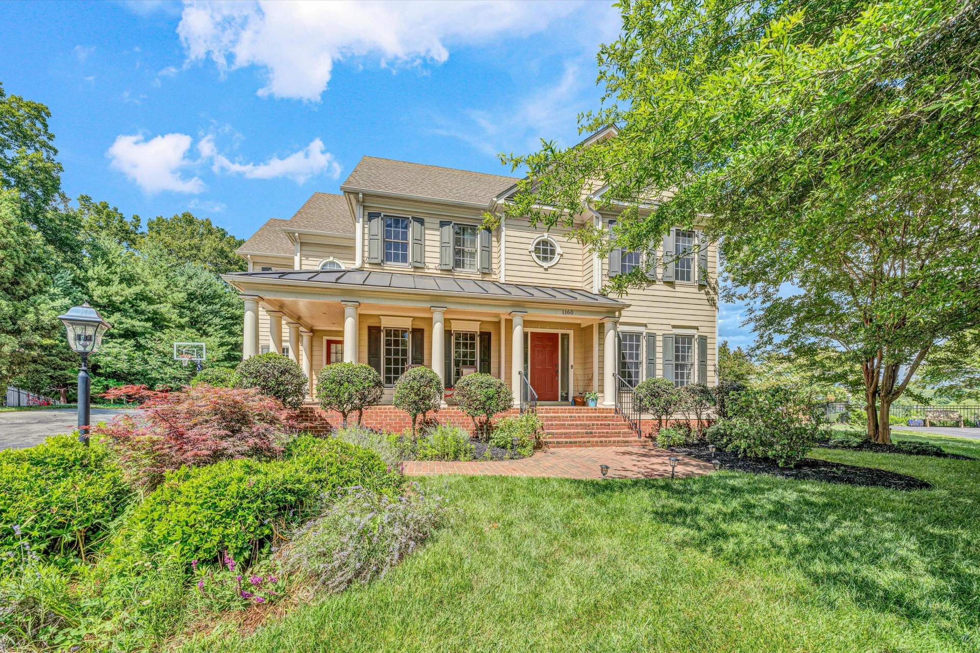 1160 Belcroft CT