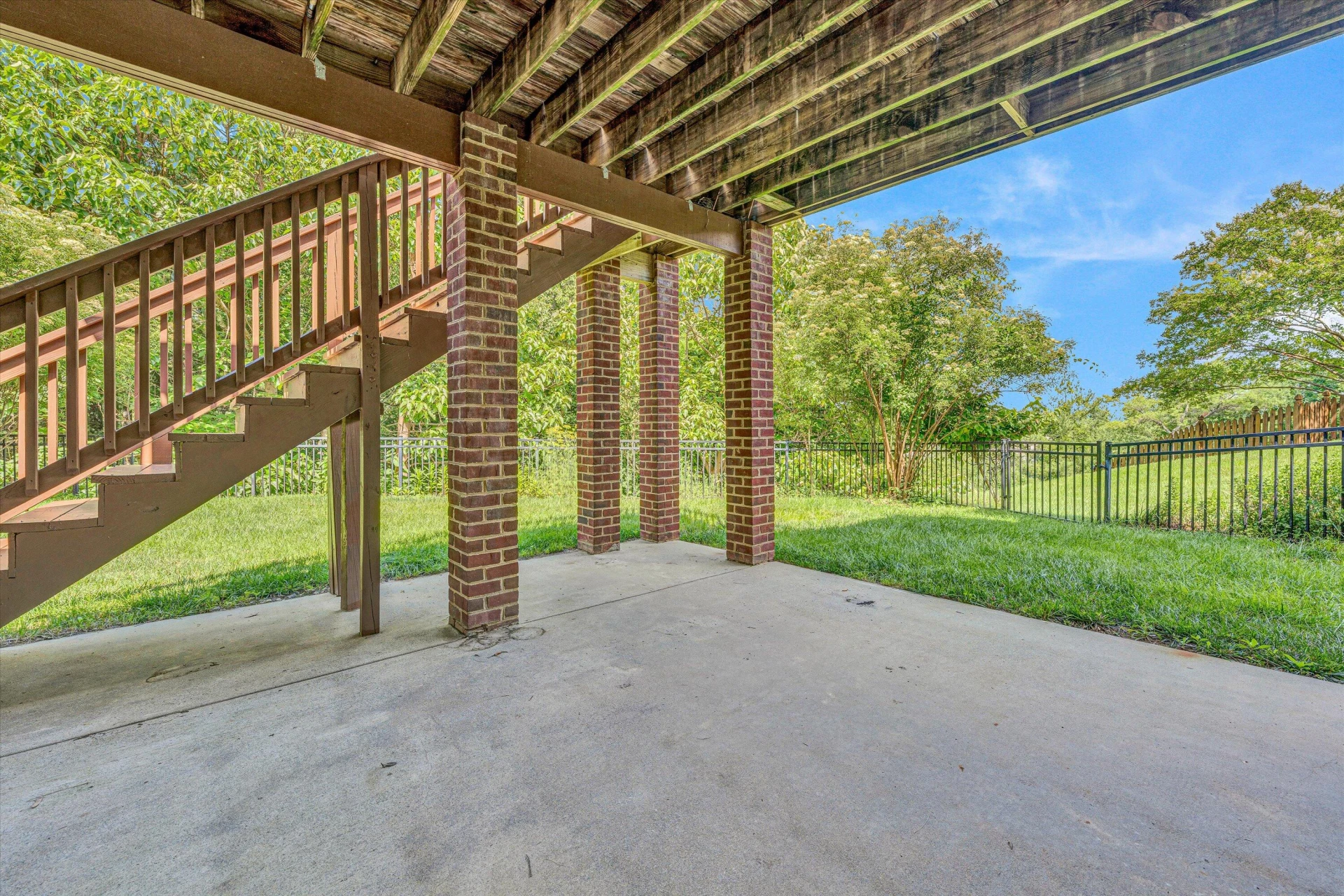 1160 Belcroft CT - Photo 40