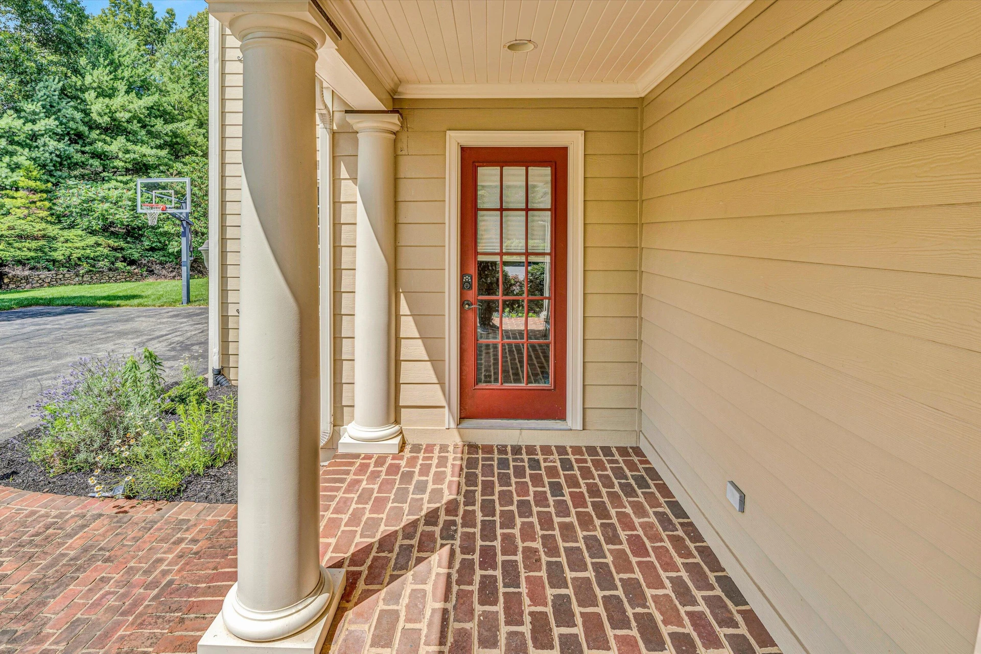 1160 Belcroft CT - Photo 5