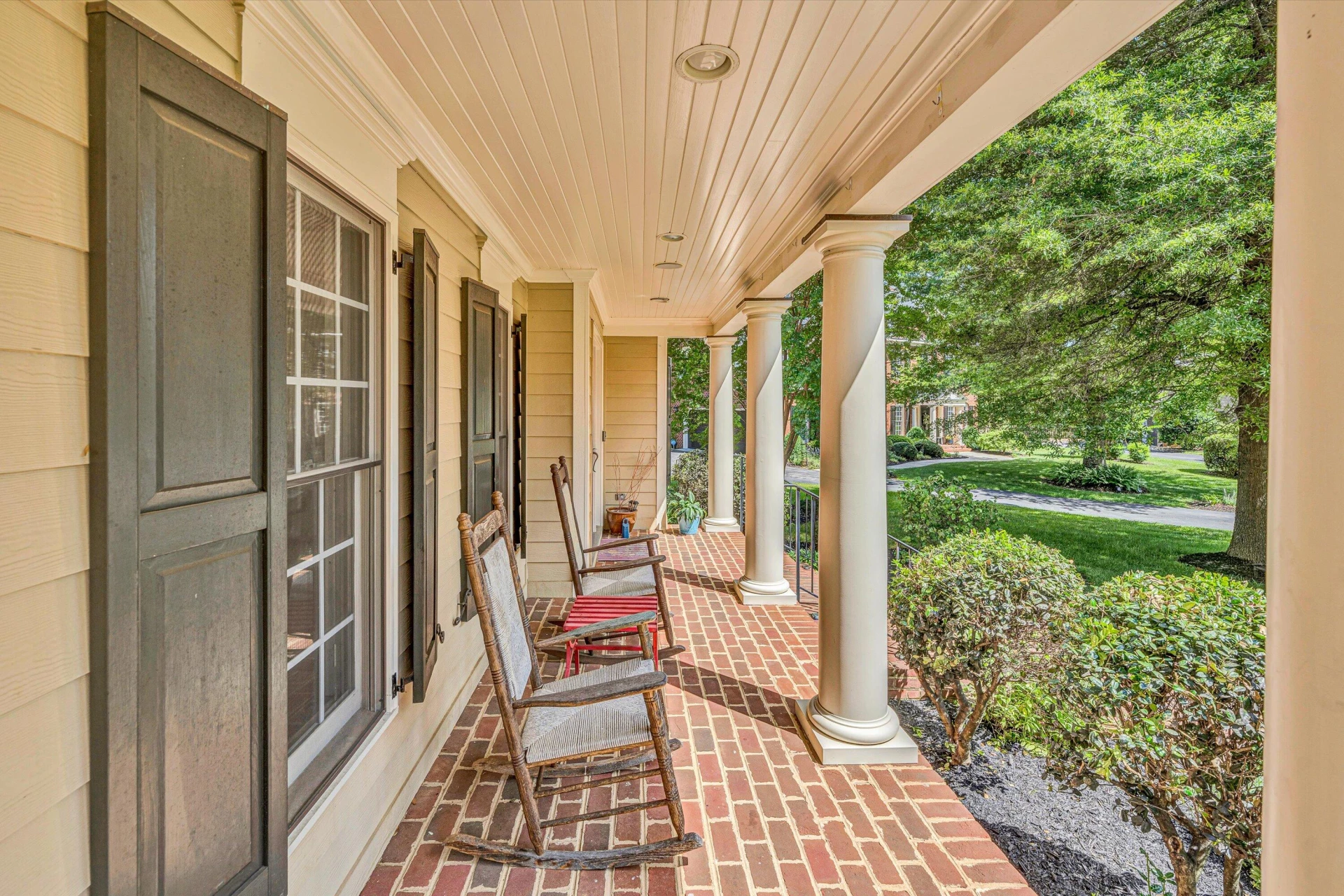 1160 Belcroft CT - Photo 6