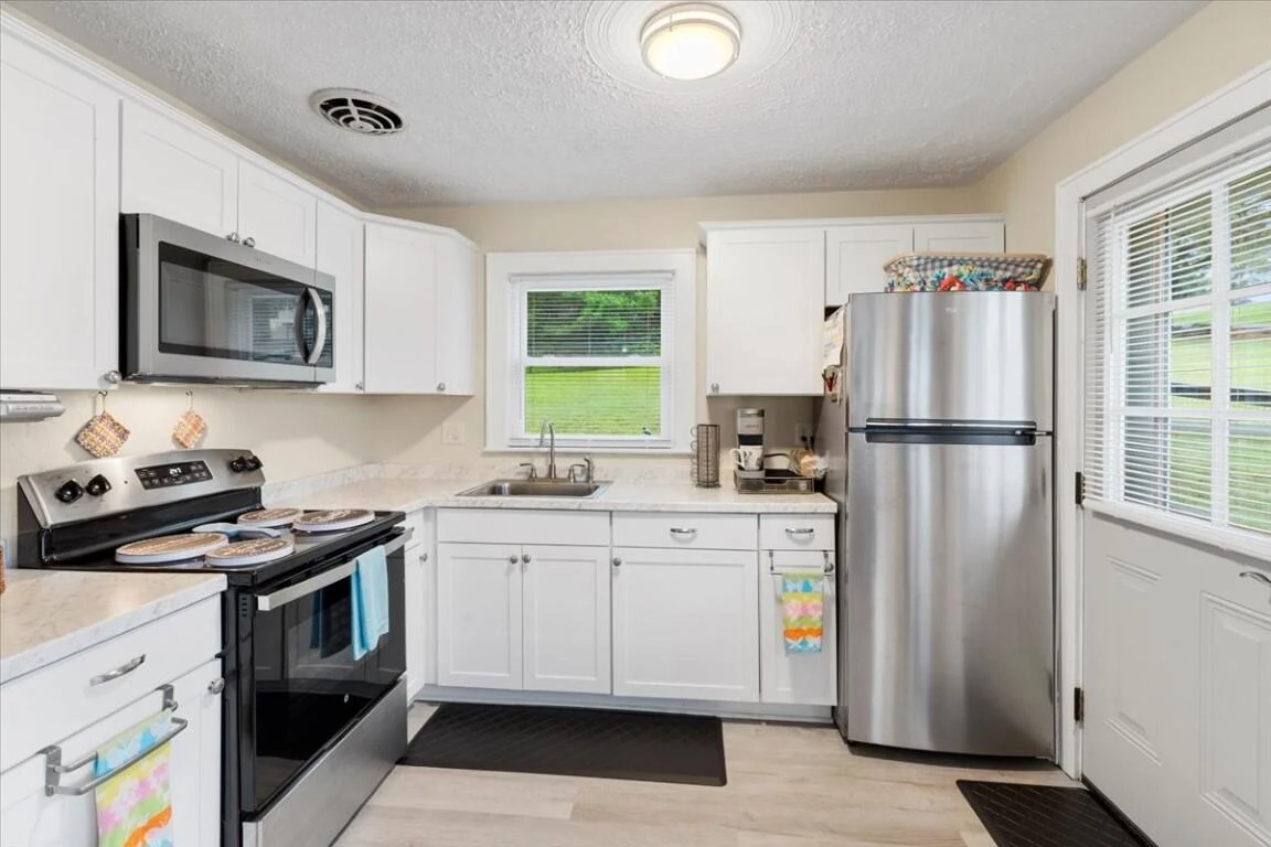 1202 Newbern RD - Photo 11