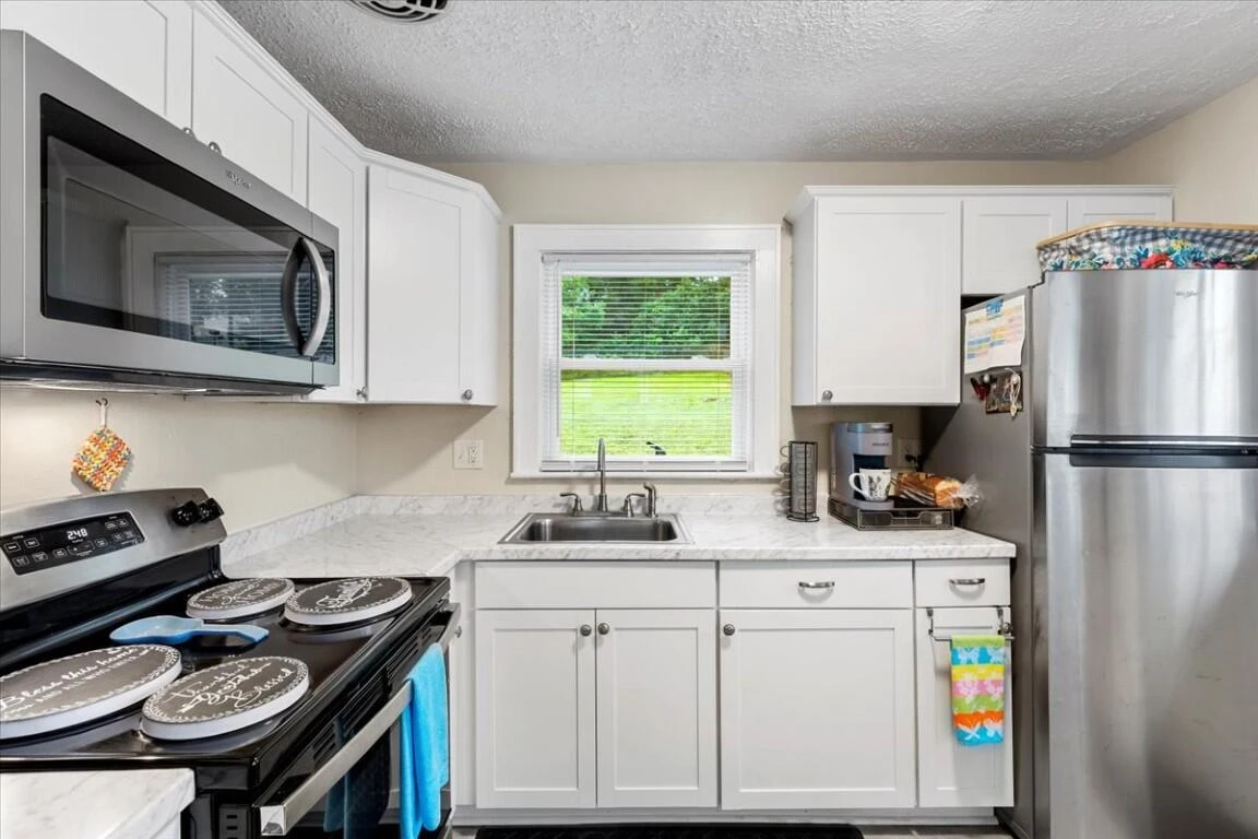 1202 Newbern RD - Photo 12