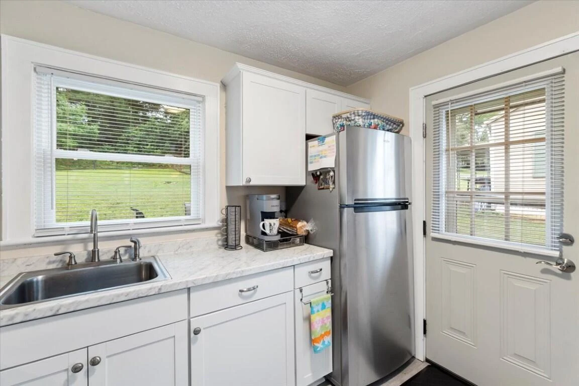1202 Newbern RD - Photo 14