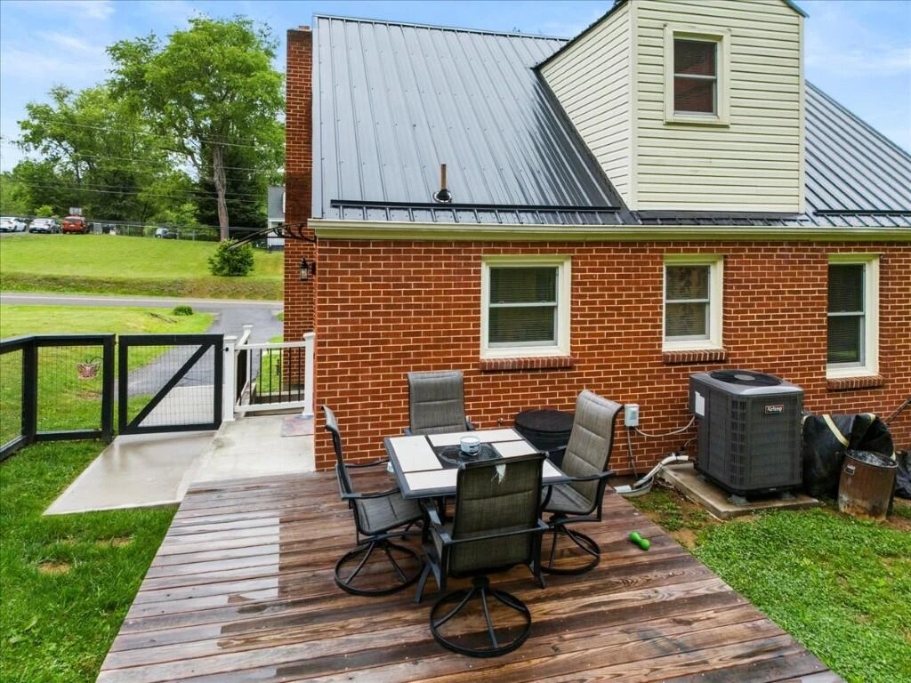 1202 Newbern RD - Photo 31