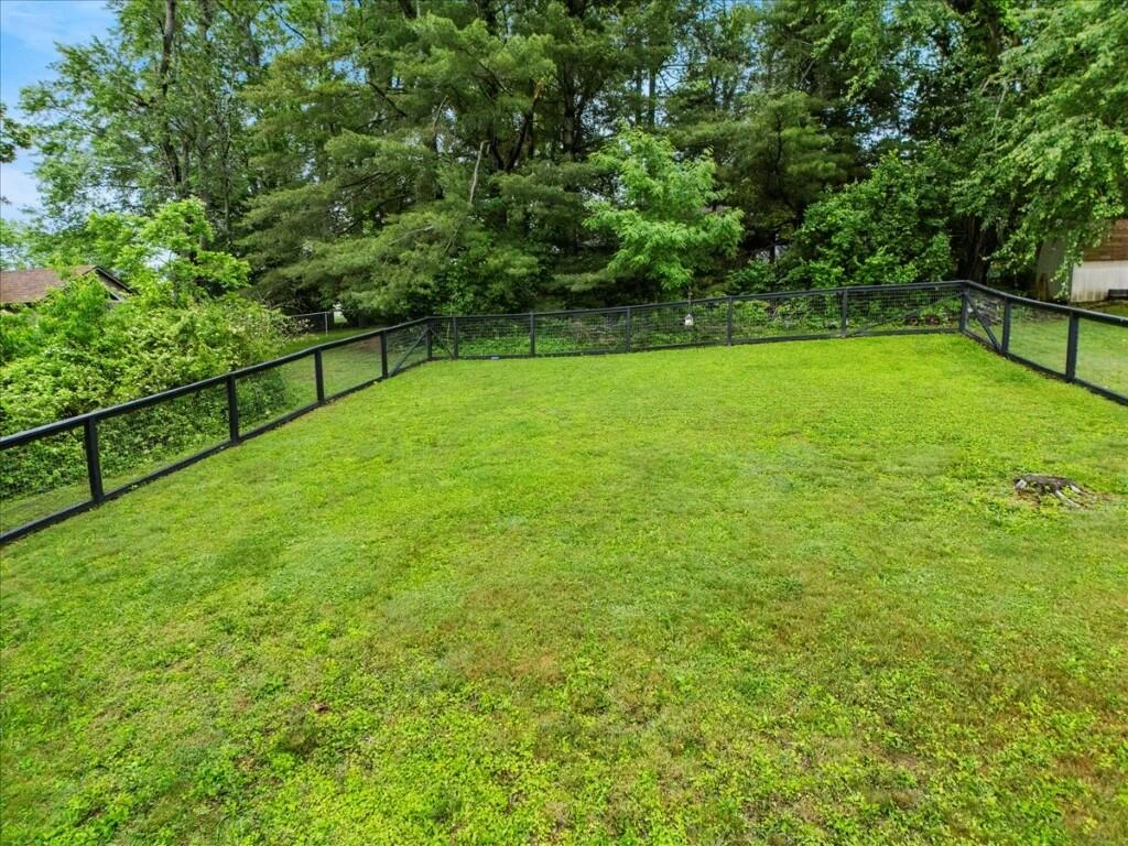 1202 Newbern RD - Photo 32
